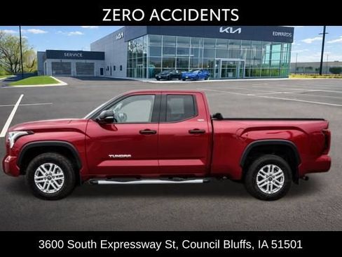 Used 2022 Toyota Tundra SR5 w/ SR5 Convenience Package AWD/4WD image 5