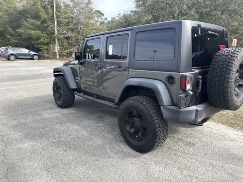 Used 2017 Jeep Wrangler Unlimited Sahara w/ Connectivity Group image 6