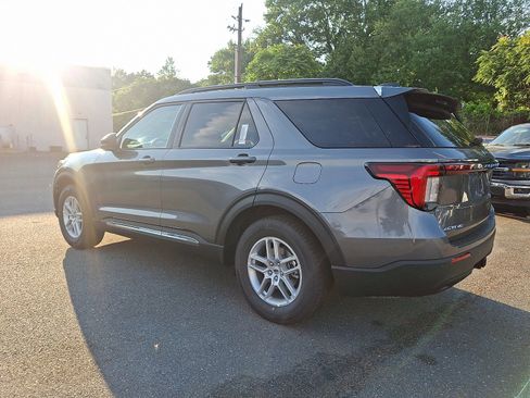 New 2025 Ford Explorer Active image 5