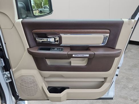 Used 2017 RAM 1500 Laramie w/ Convenience Group image 13