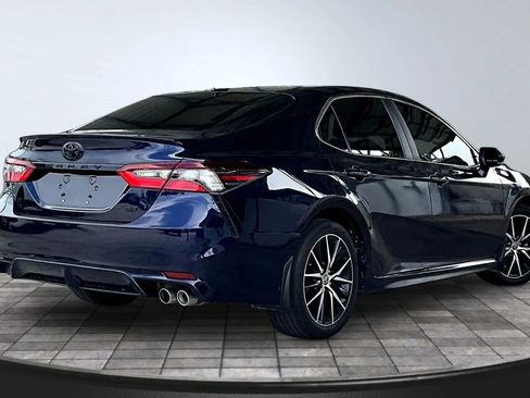 Used 2022 Toyota Camry SE w/ Cold Weather Package FWD image 6