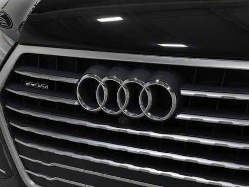 Used 2018 Audi Q7 3.0T Premium Plus w/ Premium Plus Package image 41