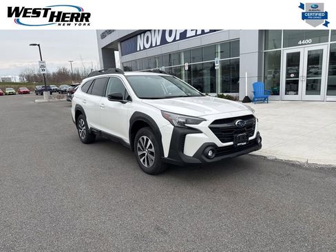 Used 2025 Subaru Outback Premium image 1