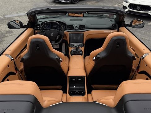 Used 2018 Maserati GranTurismo Sport image 14