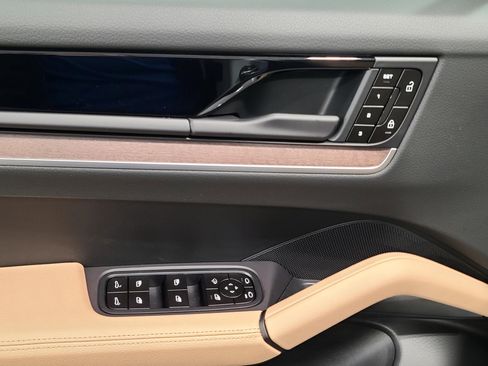 New 2026 Porsche Cayenne image 14