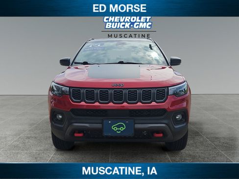 Used 2025 Jeep Compass Trailhawk AWD/4WD image 8