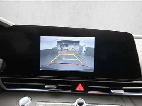 Used 2024 Hyundai Elantra SEL FWD image 11