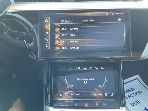 Used 2019 Audi e-tron Prestige image 26