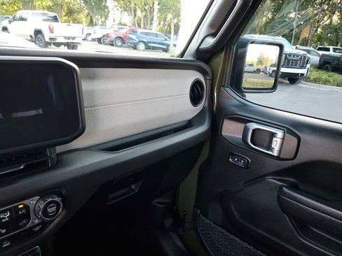 Used 2024 Jeep Wrangler Unlimited AWD/4WD image 27