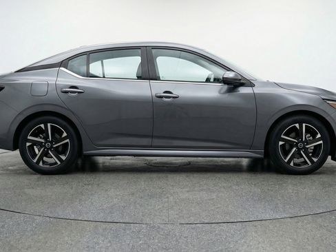 Used 2025 Nissan Sentra SV image 11