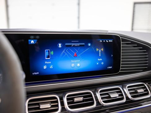 Used 2024 Mercedes-Benz GLS 63 AMG 4MATIC image 42