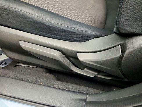 Used 2018 Subaru Crosstrek 2.0i image 11