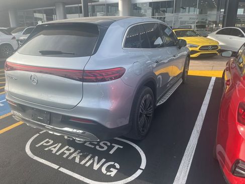 Used 2023 Mercedes-Benz EQS 450+ SUV image 4