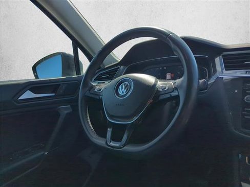 Used 2020 Volkswagen Tiguan SEL image 26