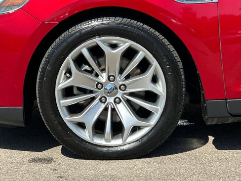 Used 2014 Ford Taurus Limited FWD image 31