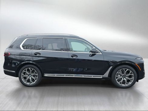 Used 2024 BMW X7 xDrive40i w/ Premium Package image 2