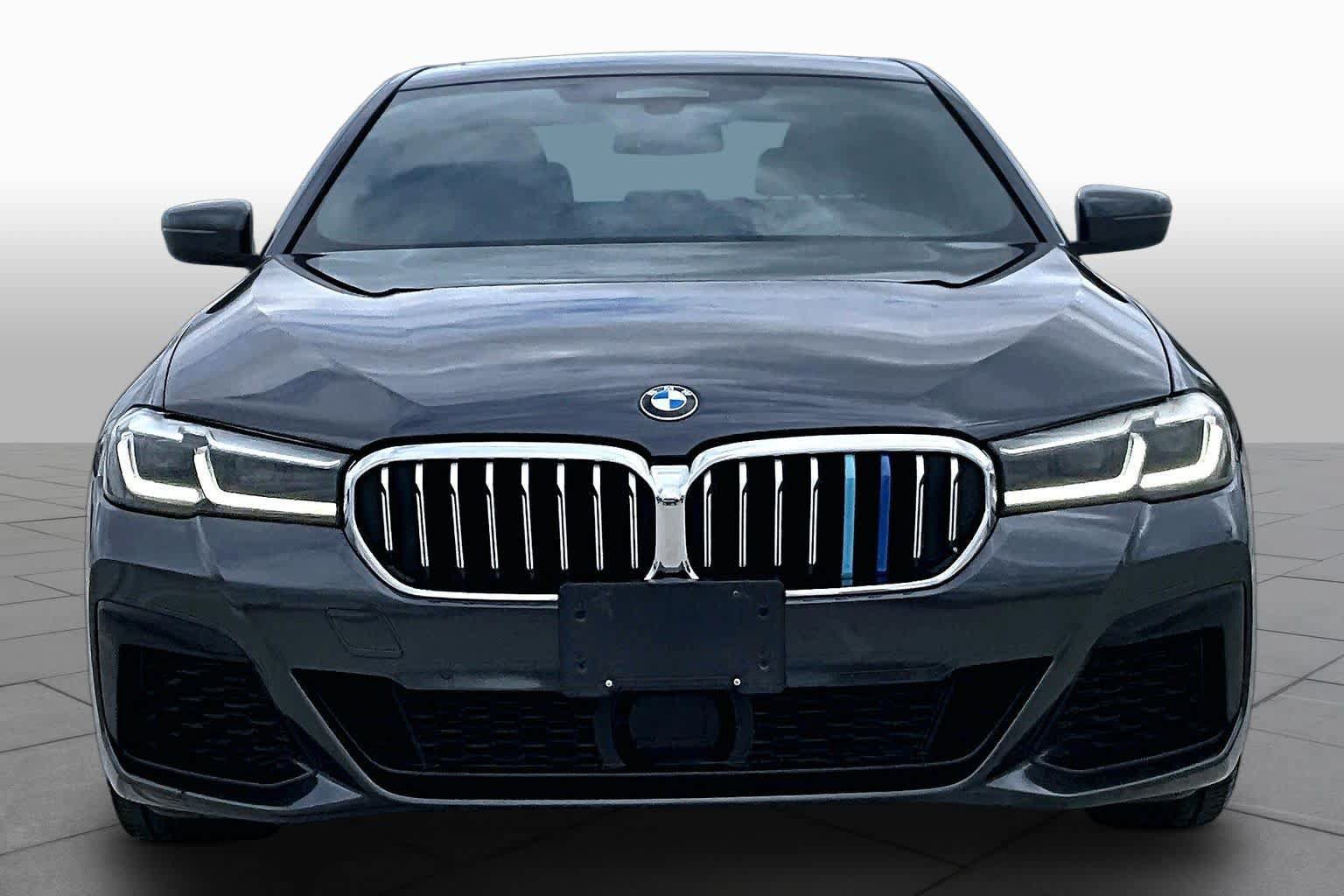 Used 2022 BMW 540i w/ M Sport Package RWD image 3