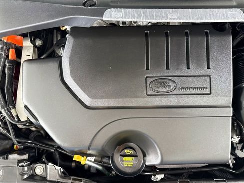 Used 2025 Land Rover Discovery Sport S image 24