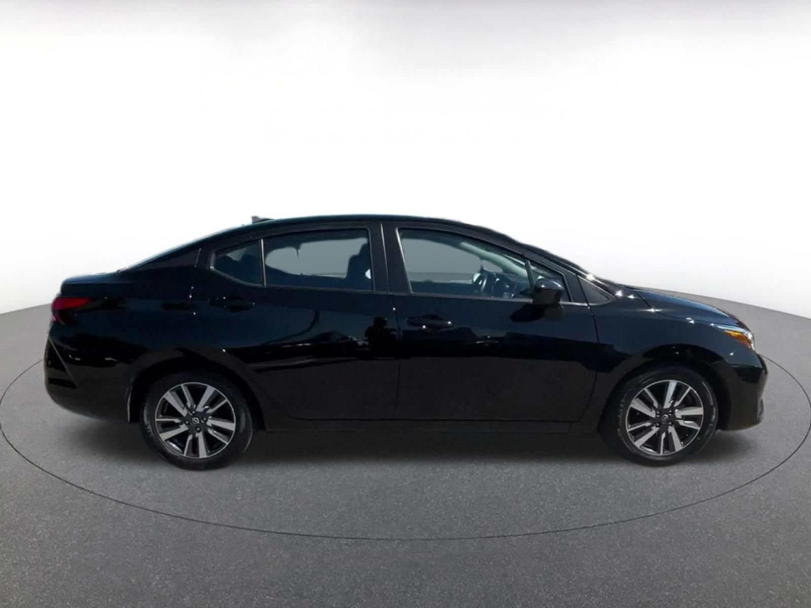 Used 2025 Nissan Versa SV FWD image 15