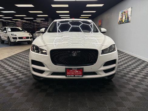 Used 2020 Jaguar F-PACE Premium image 3