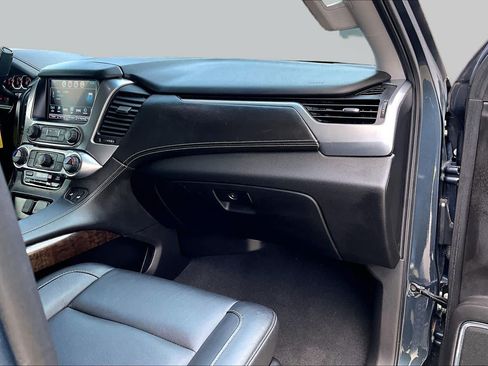 Used 2019 Chevrolet Tahoe LT w/ Off-Road Package AWD/4WD image 17