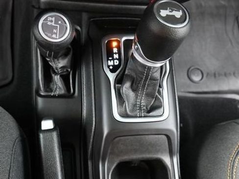 Used 2025 Jeep Wrangler Sport image 18