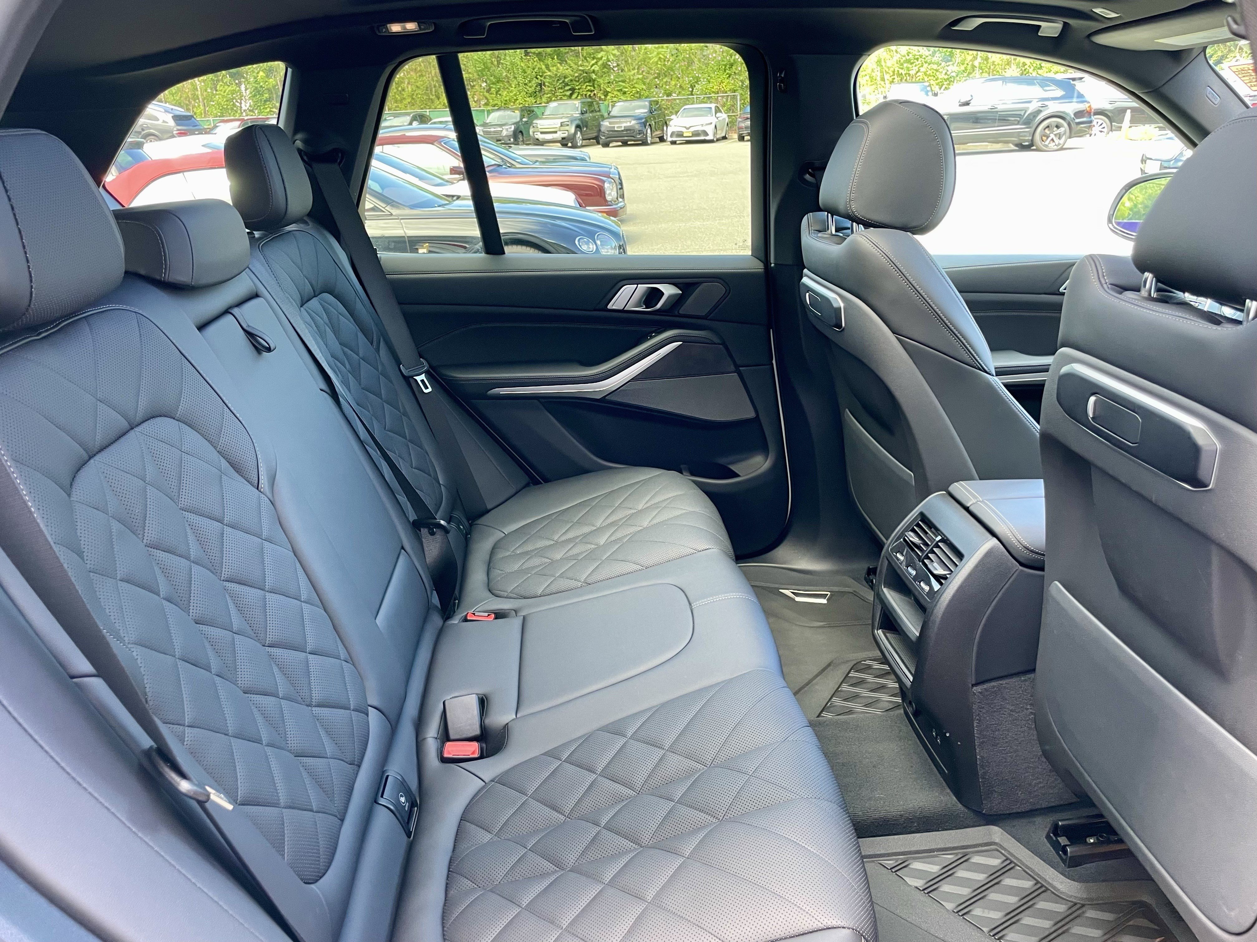 Used 2024 BMW X5 xDrive40i w/ M Sport Package AWD/4WD image 31