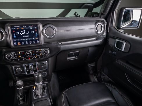 Used 2020 Jeep Wrangler Unlimited Sahara AWD/4WD image 8