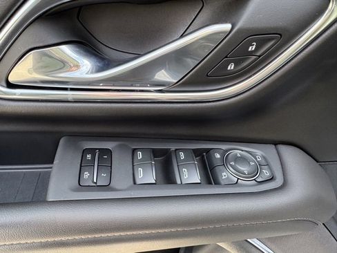 Used 2024 Chevrolet Suburban High Country image 18