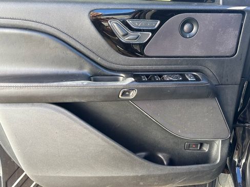 Used 2020 Lincoln Aviator Reserve w/ Elements Package Plus image 6