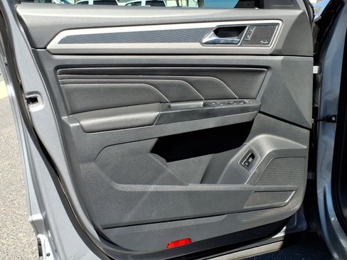 Certified 2020 Volkswagen Atlas Cross Sport SEL Premium image 19