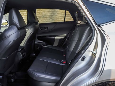 Used 2024 Toyota Venza Limited image 21