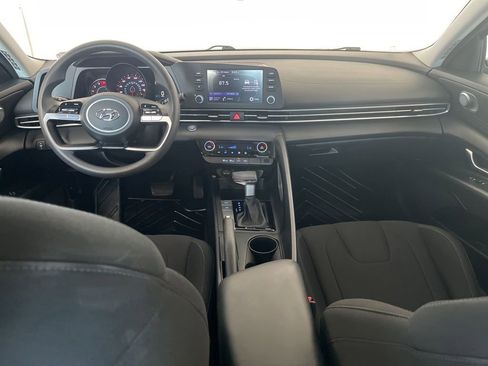 Used 2022 Hyundai Elantra SEL FWD image 30
