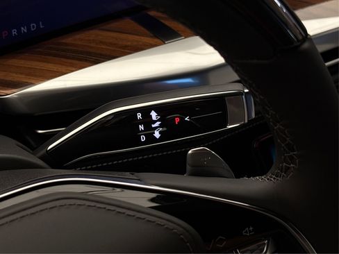 Used 2025 Cadillac Escalade Sport Platinum w/ LPO, ONYX Package image 30