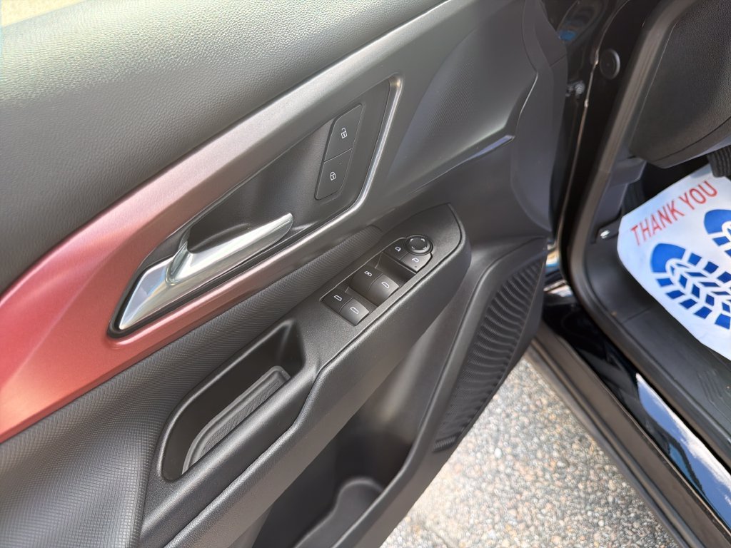 Certified 2024 Chevrolet Equinox EV RS FWD image 11