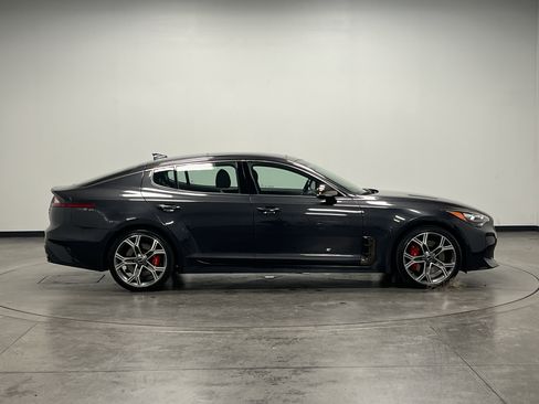 Used 2020 Kia Stinger GT1 image 9