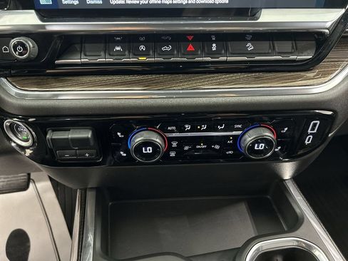 Certified 2024 Chevrolet Silverado 1500 LT Trail Boss w/ Convenience Package II AWD/4WD image 17