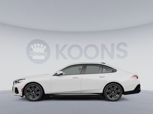 Used 2018 BMW 530i xDrive AWD/4WD image 2