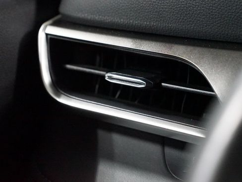 Certified 2024 Toyota Highlander LE FWD image 25