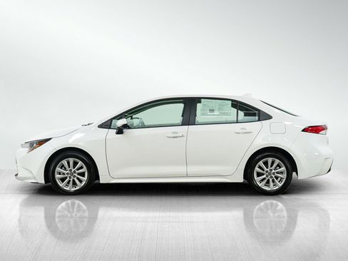 Used 2026 Toyota Corolla LE w/ LE Premium Package image 2