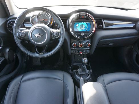 Used 2019 MINI Cooper 4-Door Hardtop image 9