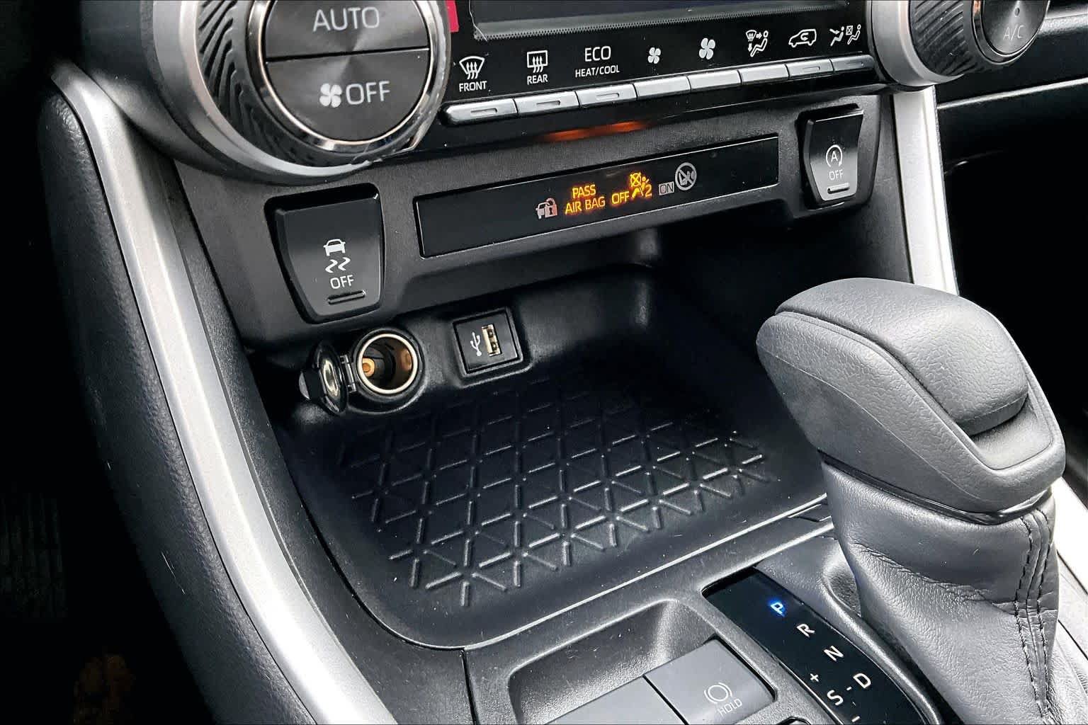 Certified 2025 Toyota RAV4 XLE AWD/4WD image 33