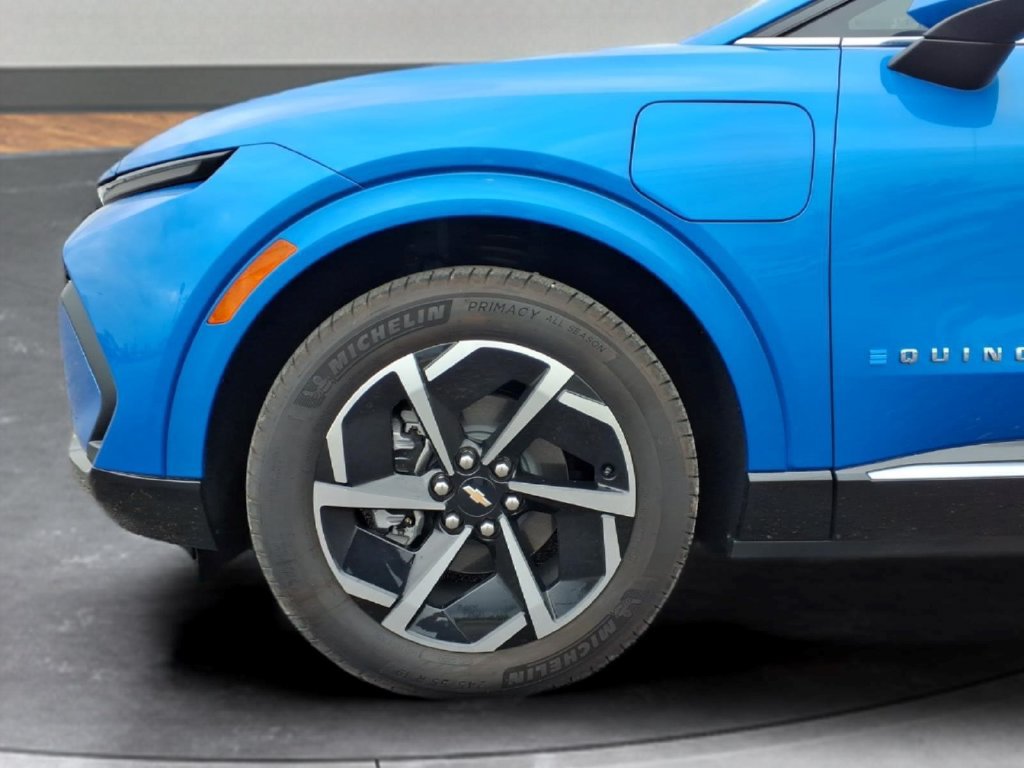 Certified 2024 Chevrolet Equinox EV LT FWD image 4