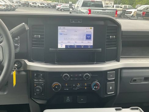 New 2026 Ford F250 4x4 Crew Cab Super Duty image 18