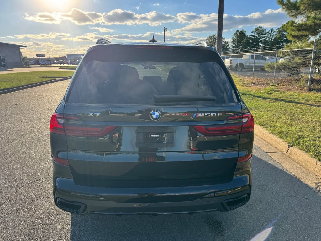 Used 2022 BMW X7 M50i AWD/4WD image 4
