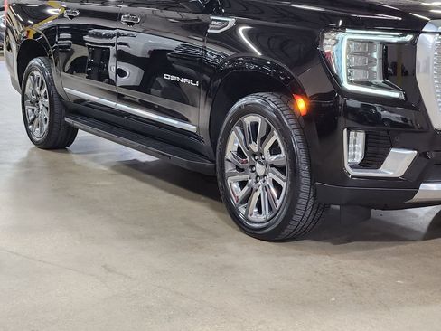 Used 2021 GMC Yukon XL Denali RWD image 16
