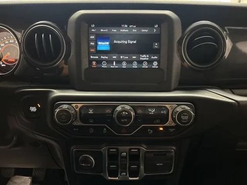 Used 2022 Jeep Wrangler Unlimited Sport AWD/4WD image 25