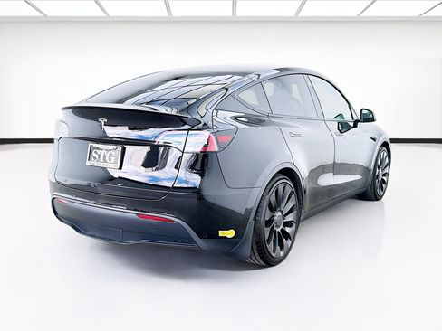 Used 2023 Tesla Model Y Performance AWD/4WD image 4