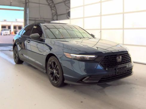 Used 2025 Honda Accord SE image 1