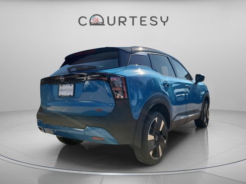 New 2026 Nissan Kicks SR image 5